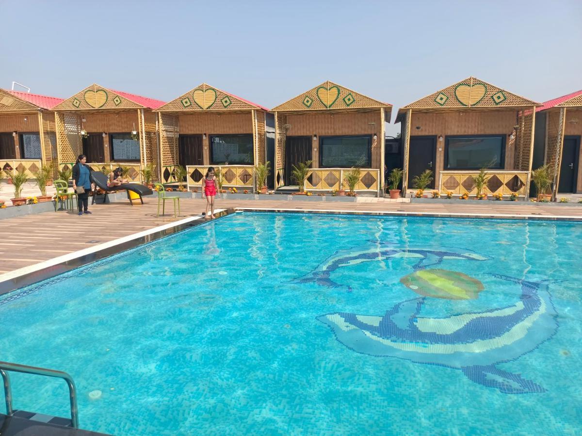 Midwaay Resort Patratu Esterno foto