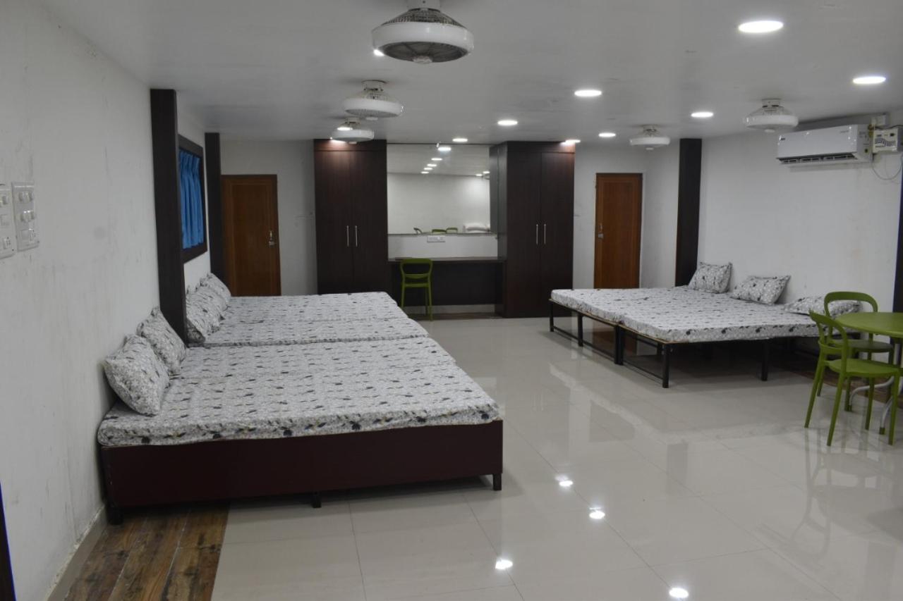 Midwaay Resort Patratu Esterno foto