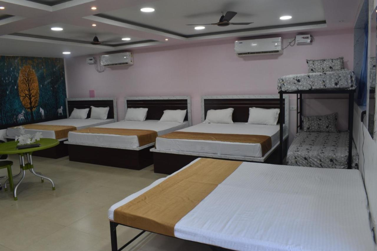 Midwaay Resort Patratu Esterno foto