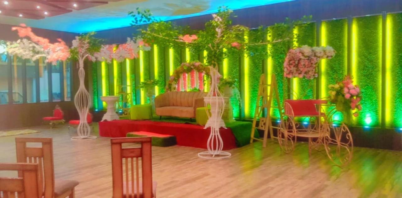 Midwaay Resort Patratu Esterno foto